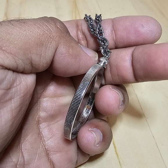 Silver Tone Metalic Coin Bezel And 24 Inch Silver Tone Metalic Chain Necklace - Picture 4 of 9